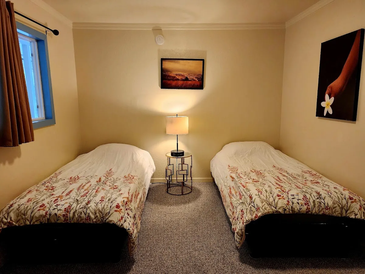 Arnott's Lodge — photo 2 of 5