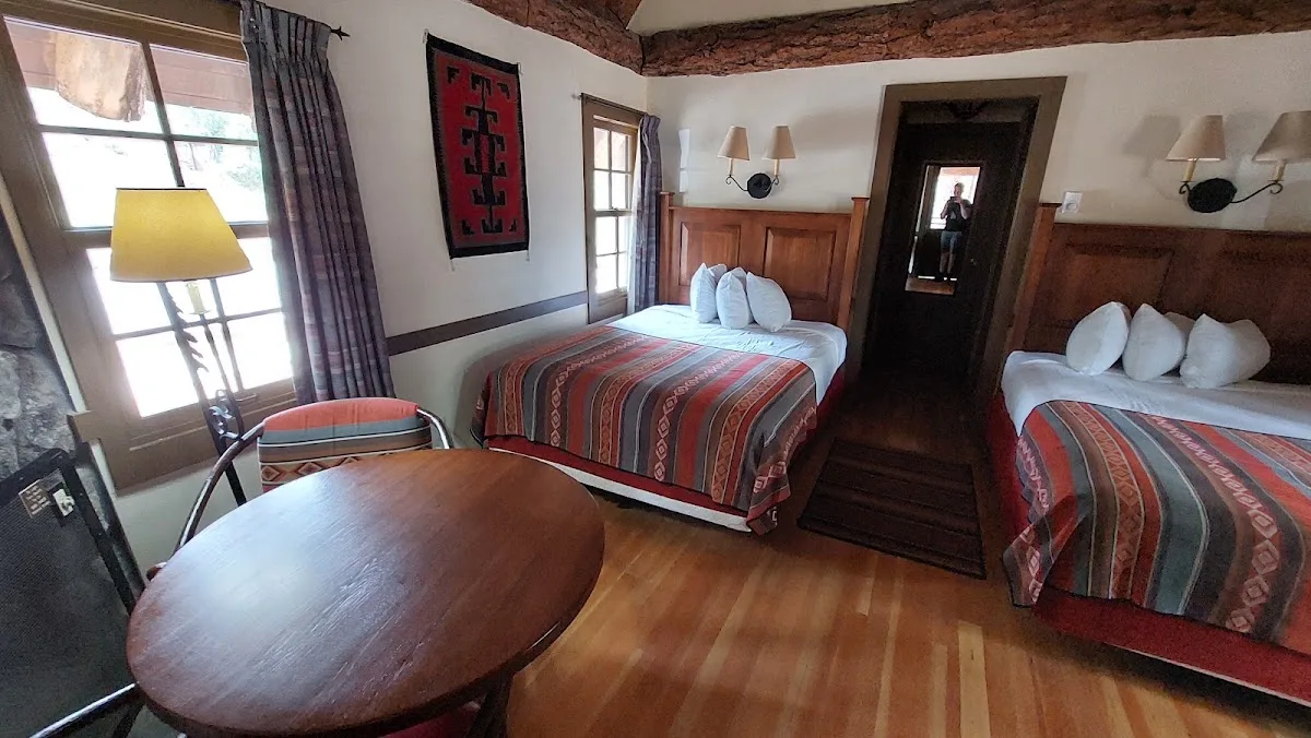 Bryce Canyon Lodge — photo 2 of 5