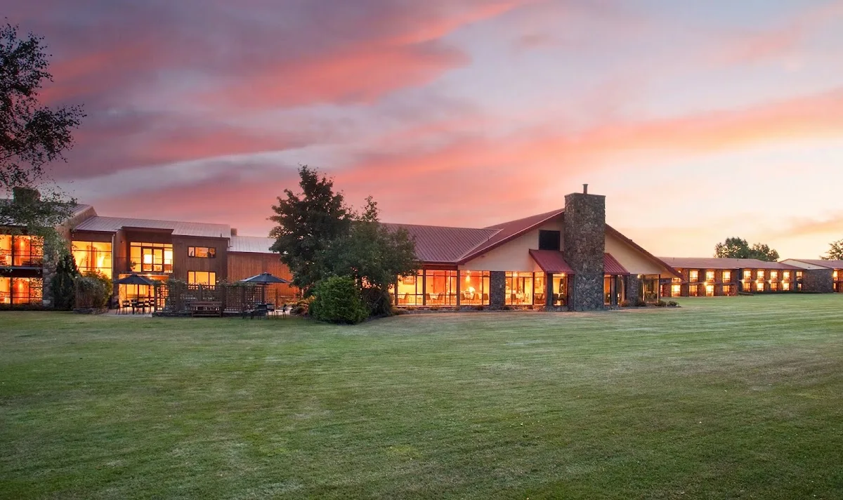 Distinction Mackenzie Country Hotel — photo 4 of 5