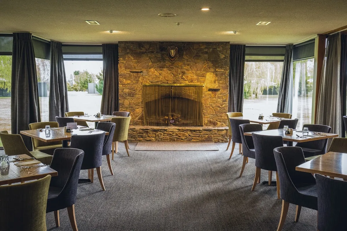 Distinction Mackenzie Country Hotel — photo 5 of 5