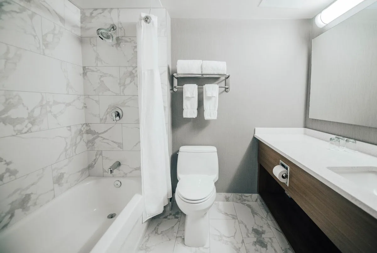 The Explorer Hotel — photo 3 of 5
