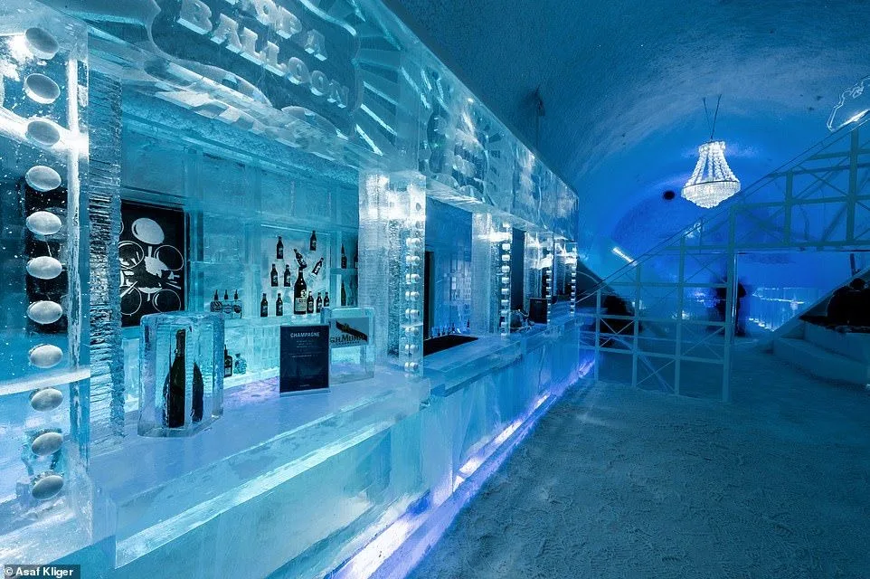 ICEHOTEL Jukkasjärvi — photo 3 of 5