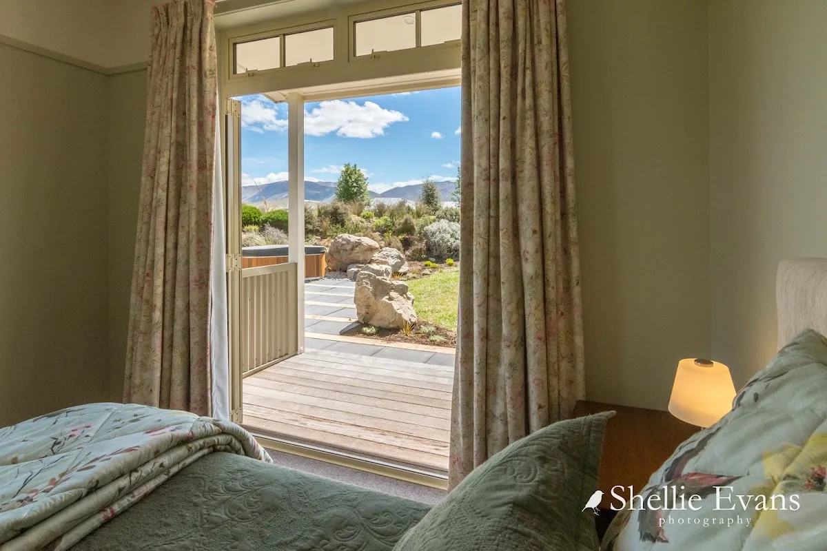 Night Sky Cottages — photo 2 of 5
