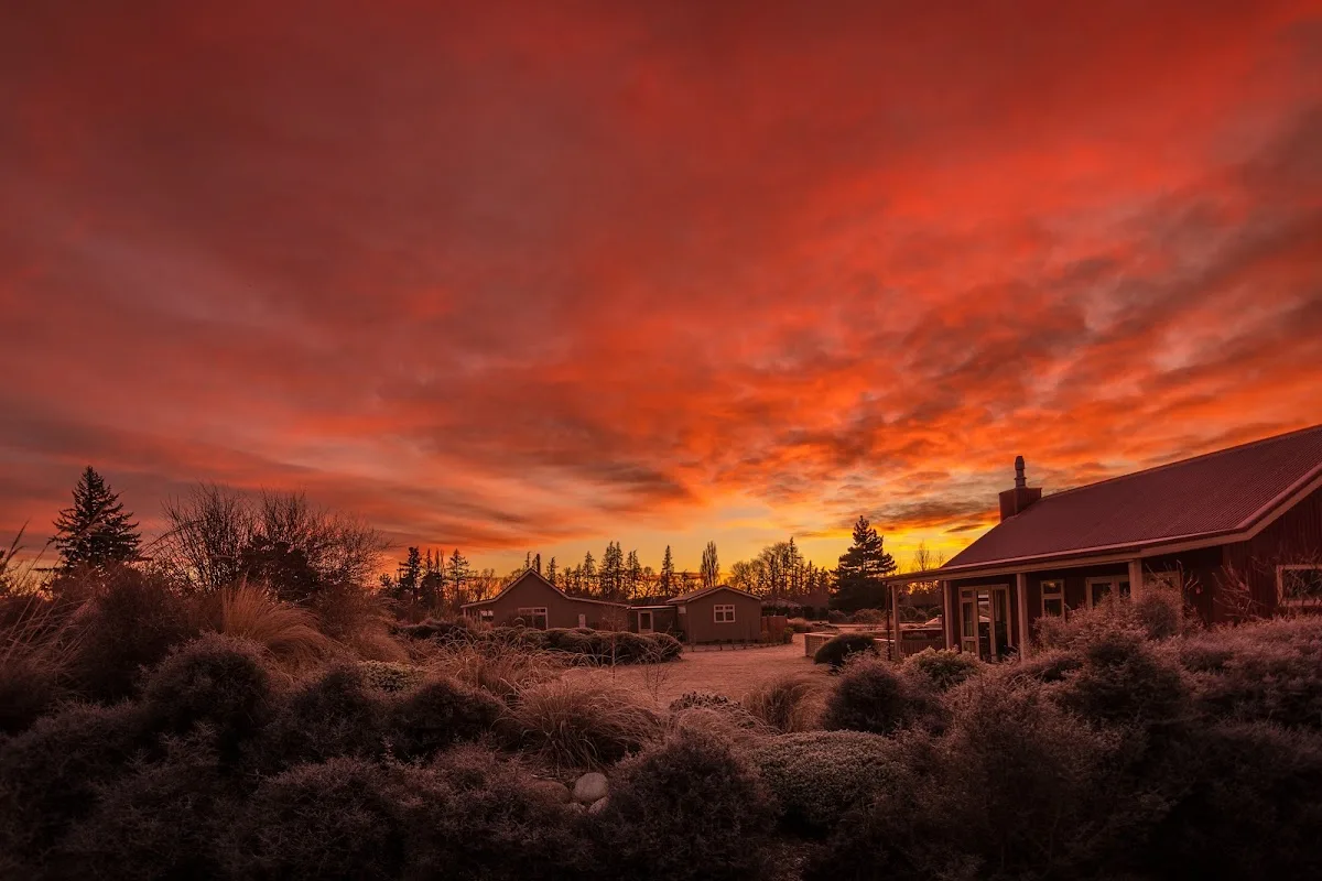 Night Sky Cottages — photo 4 of 5