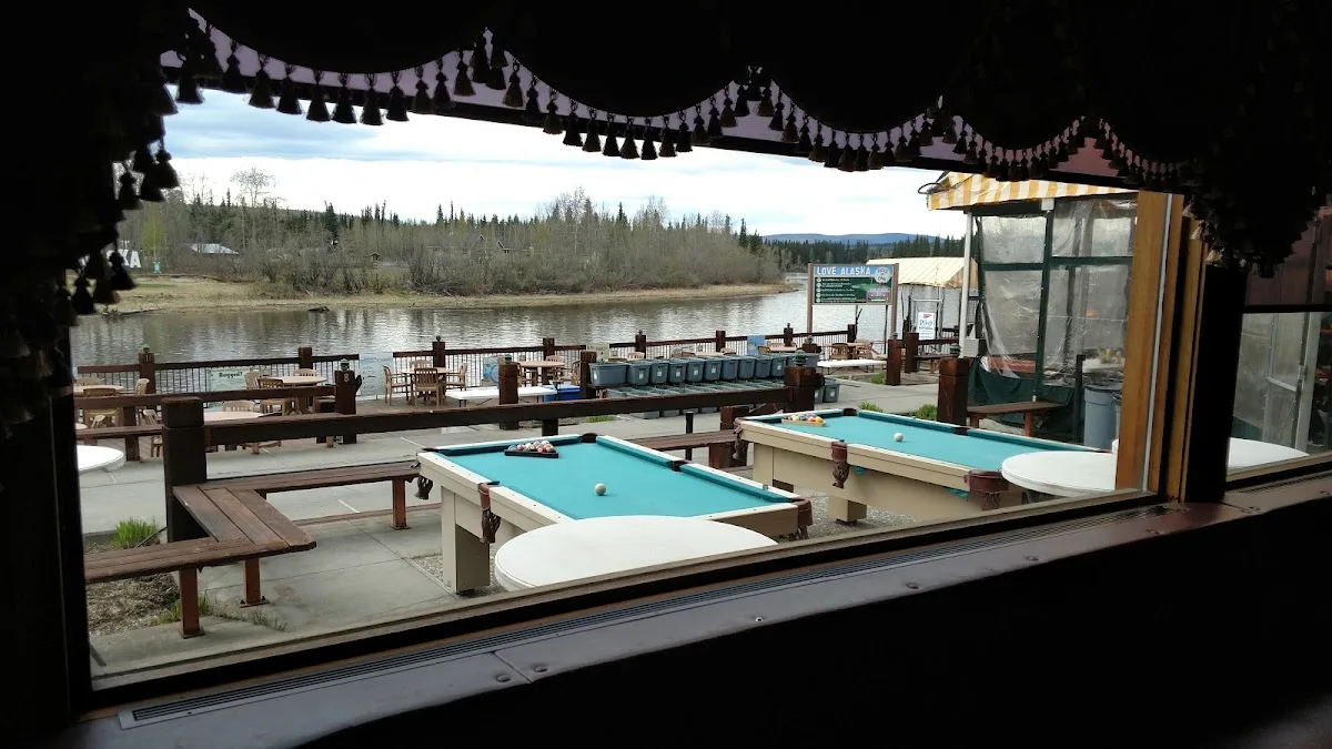 Pike's Waterfront Lodge — photo 3 of 5