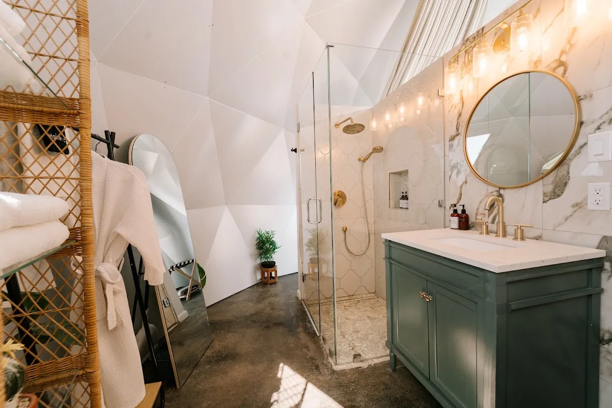 StarStruck Glamping — photo 3 of 5